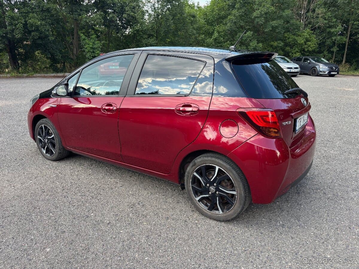 2017 Toyota YARIS - 4