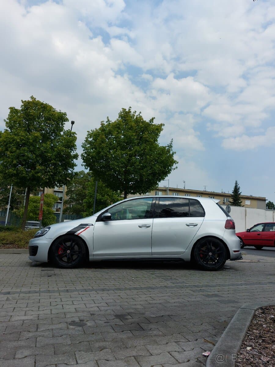 Volkswagen GOLF - 4