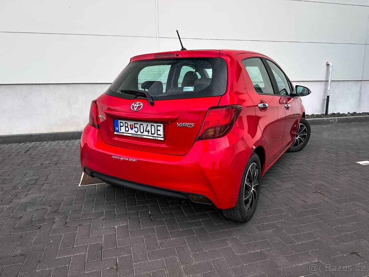 2015 Toyota YARIS - 4