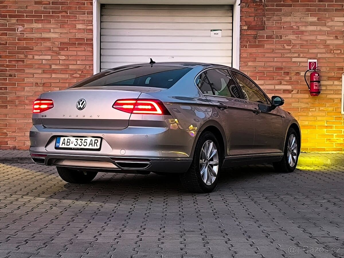 2016 Volkswagen PASSAT - 4