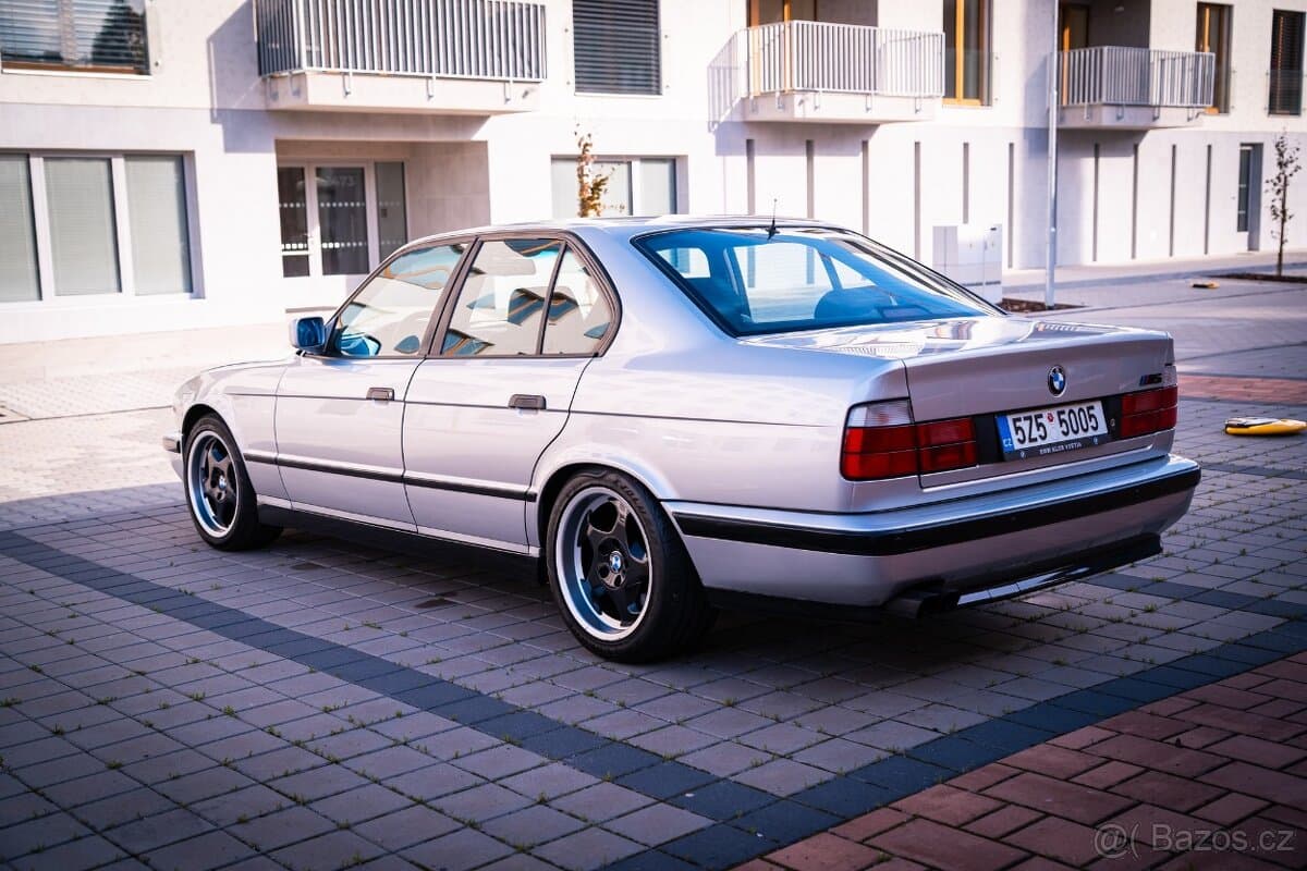 1992 BMW M5 - 4