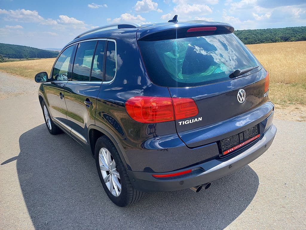 2012 Volkswagen TIGUAN - 4