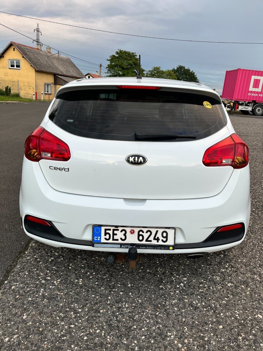 2015 Kia PROCEED - 4