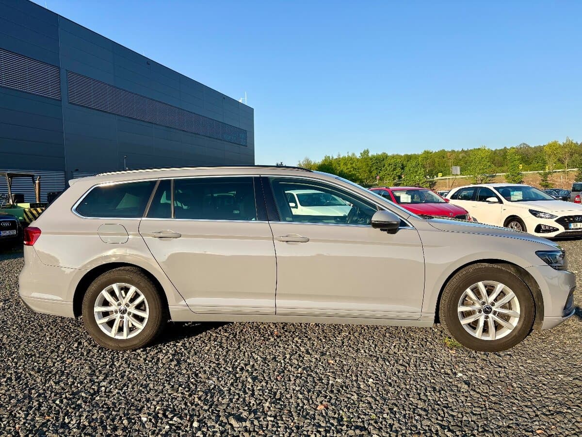 2022 Volkswagen PASSAT - 4