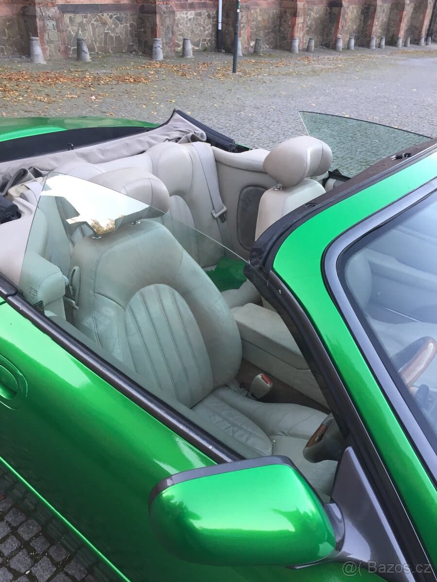 Jaguar XK - 4