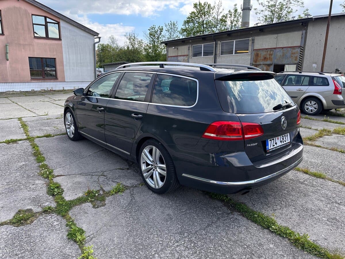 2013 Volkswagen PASSAT - 4