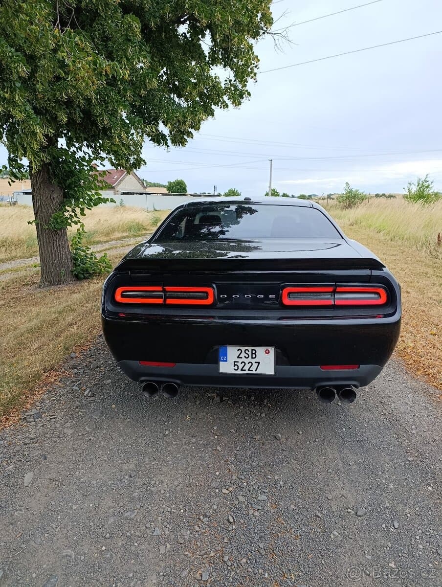 Dodge CHALLENGER - 4