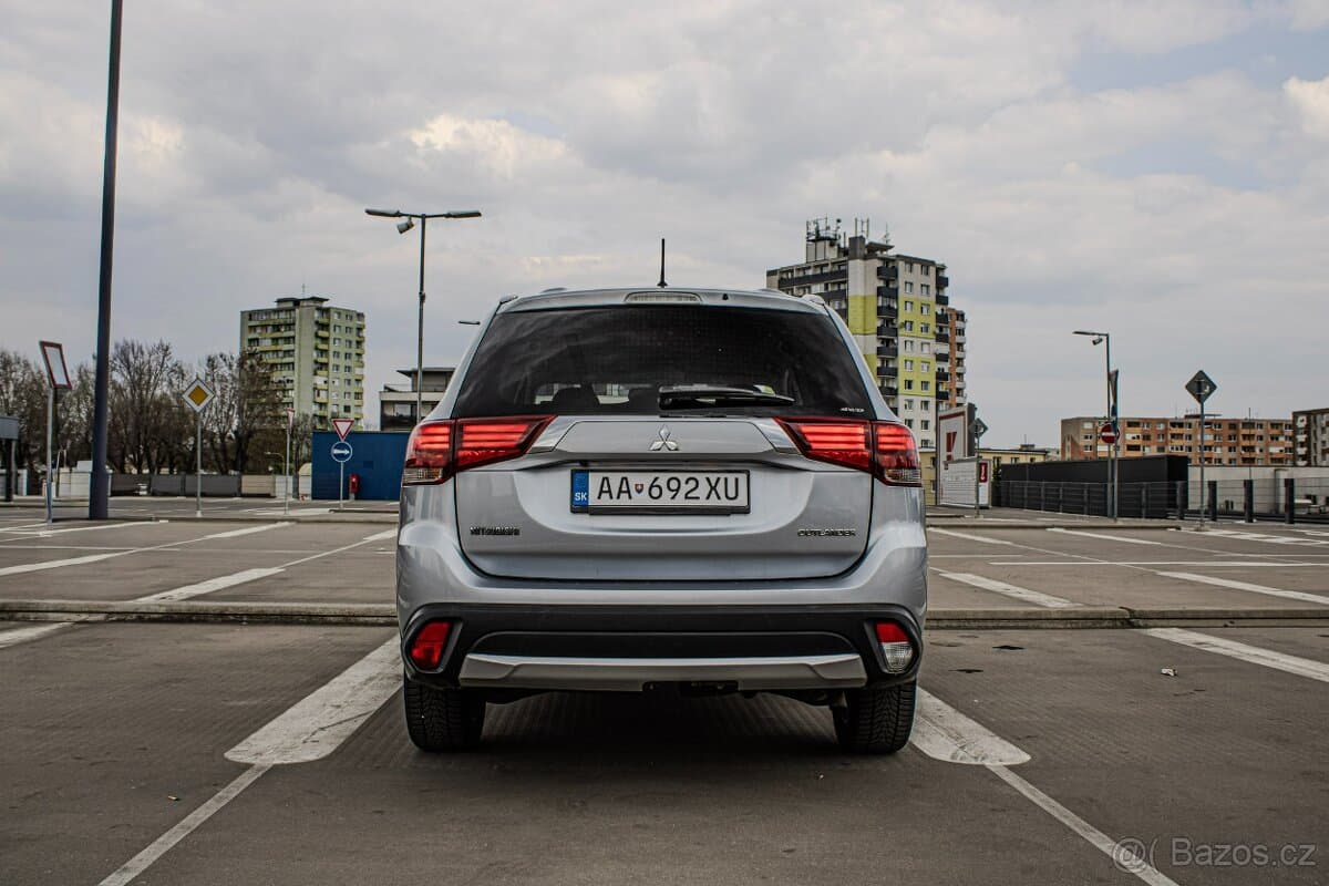 2016 Mitsubishi OUTLANDER - 4