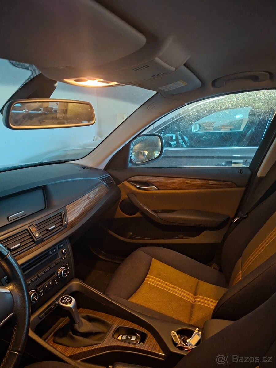 2010 BMW X1 - 4