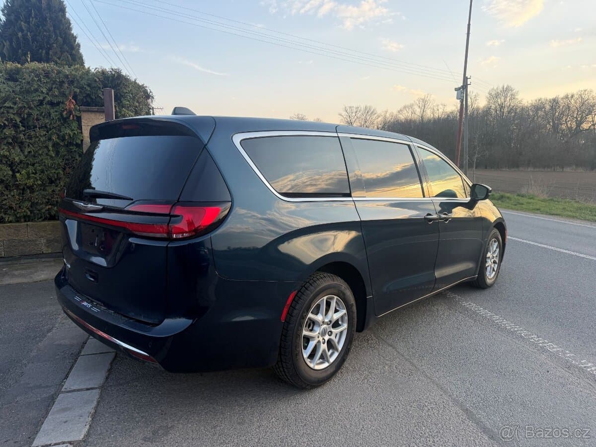 2023 Chrysler PACIFICA - 4
