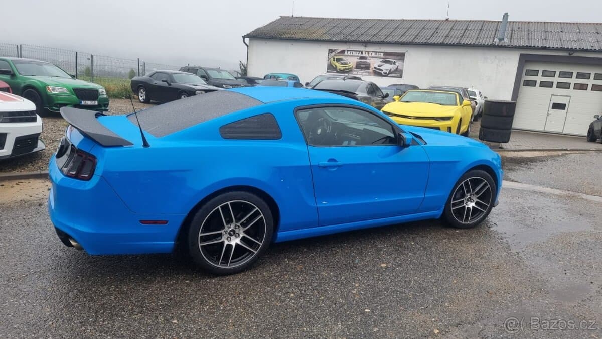 2013 Ford MUSTANG - 4