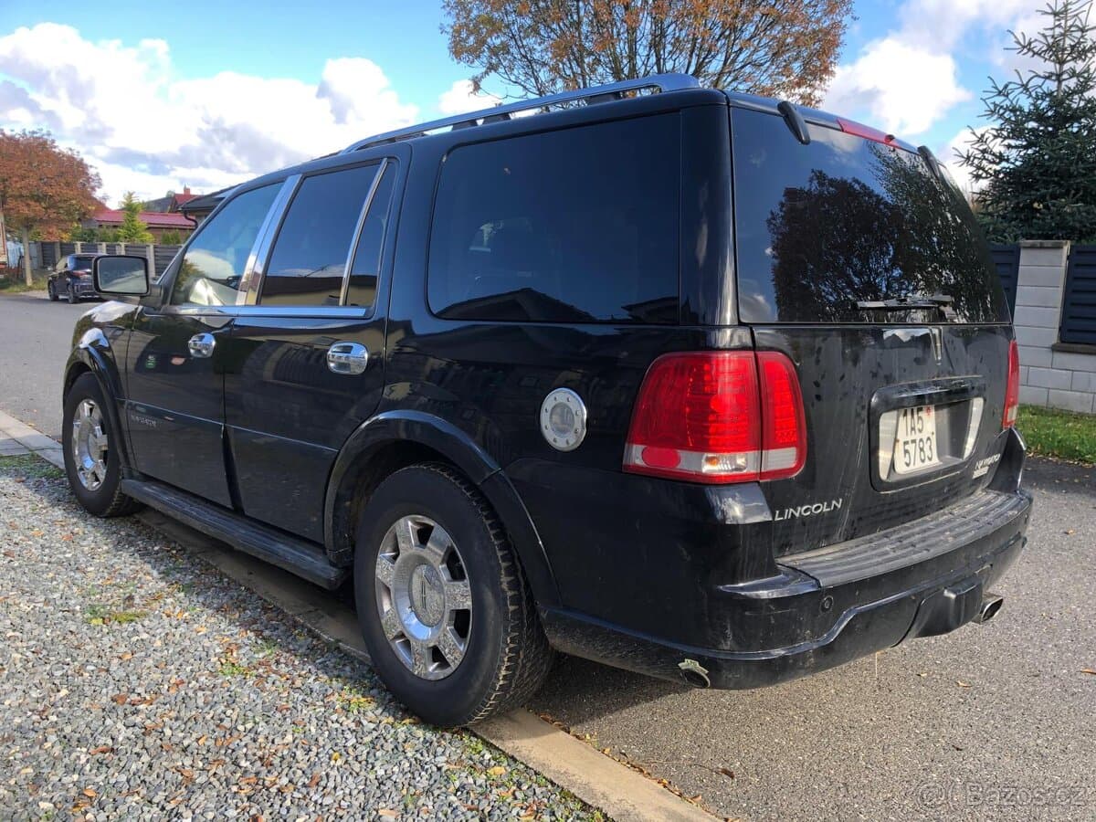 2005 Lincoln NAVIGATOR - 4