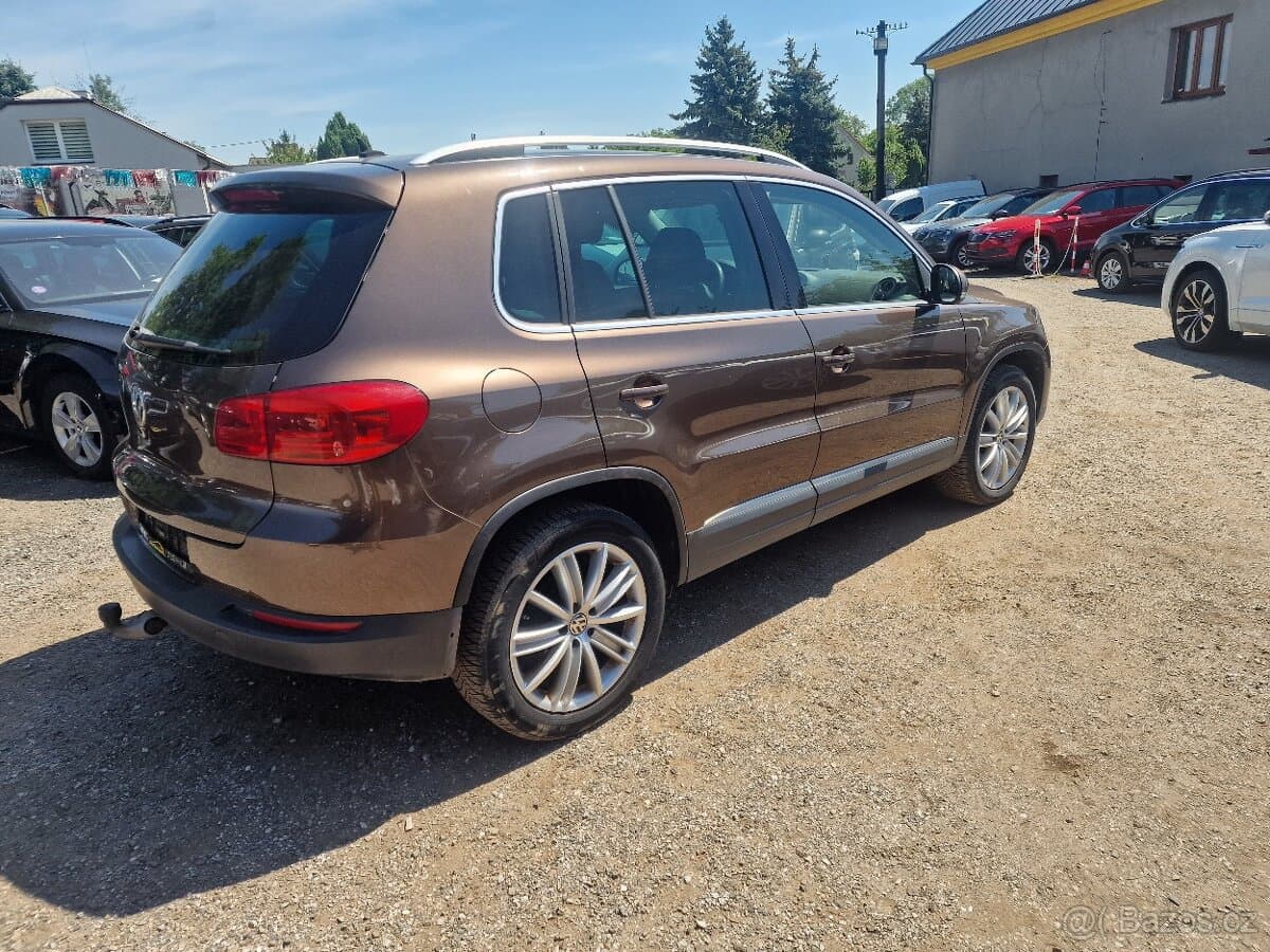 2011 Volkswagen TIGUAN - 4