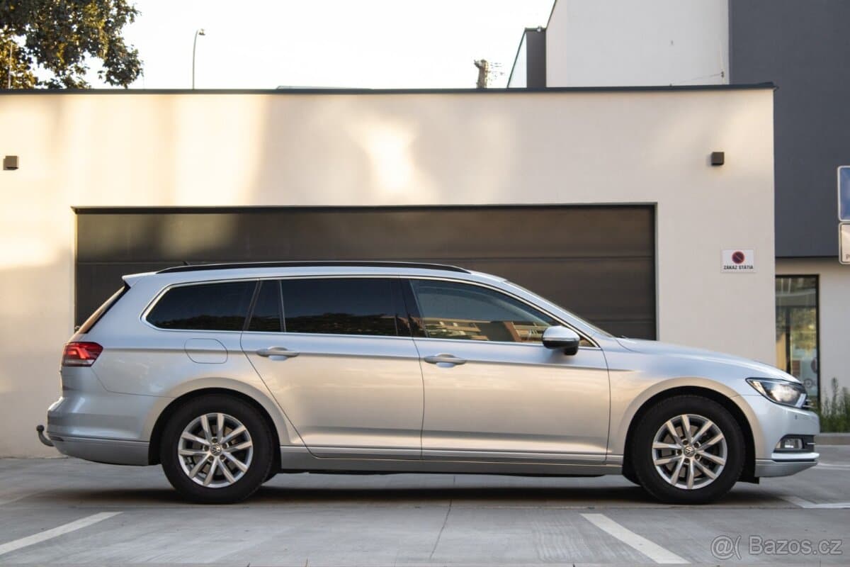 2017 Volkswagen PASSAT - 4