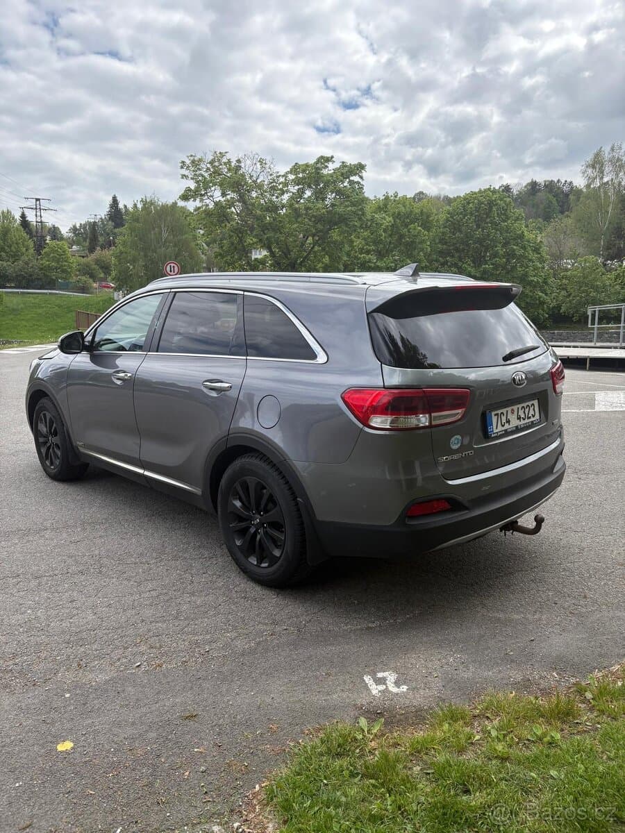 2016 Kia SORENTO - 4