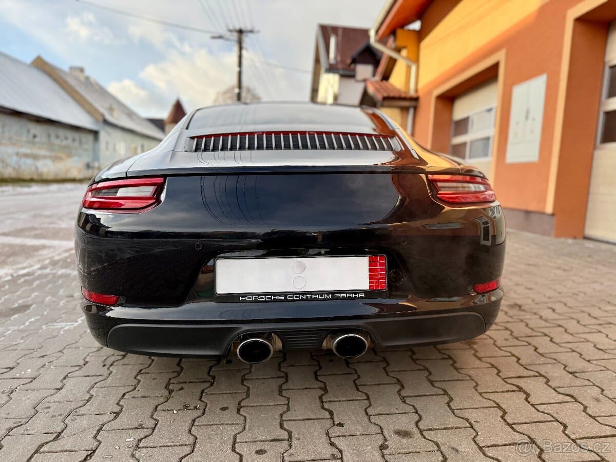 2018 Porsche 911 - 4