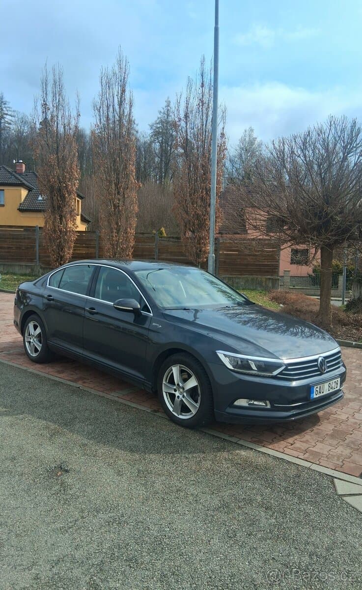 2018 Volkswagen PASSAT - 4