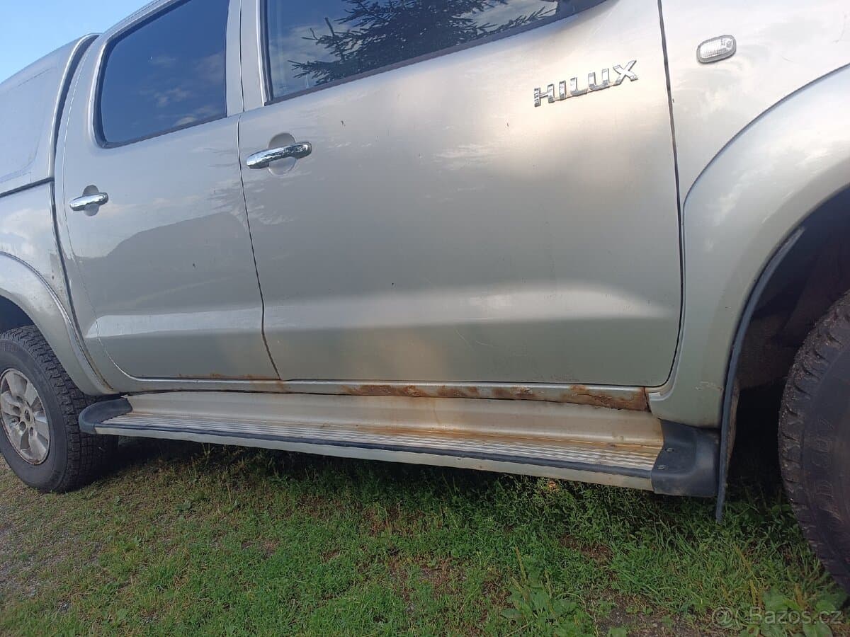 2011 Toyota HILUX - 4