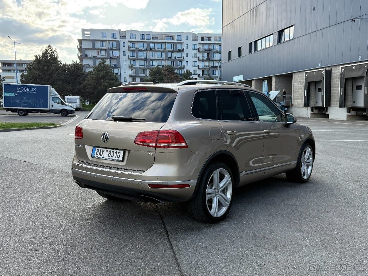 2015 Volkswagen TOUAREG - 4