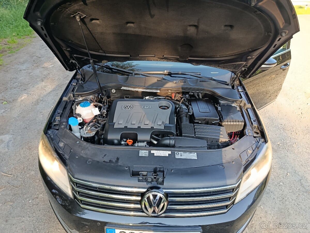 2012 Volkswagen PASSAT - 4