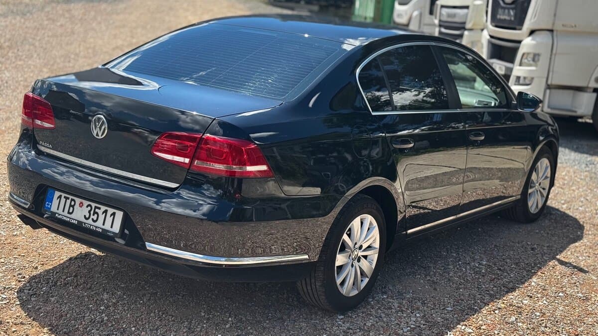 2011 Volkswagen PASSAT - 4