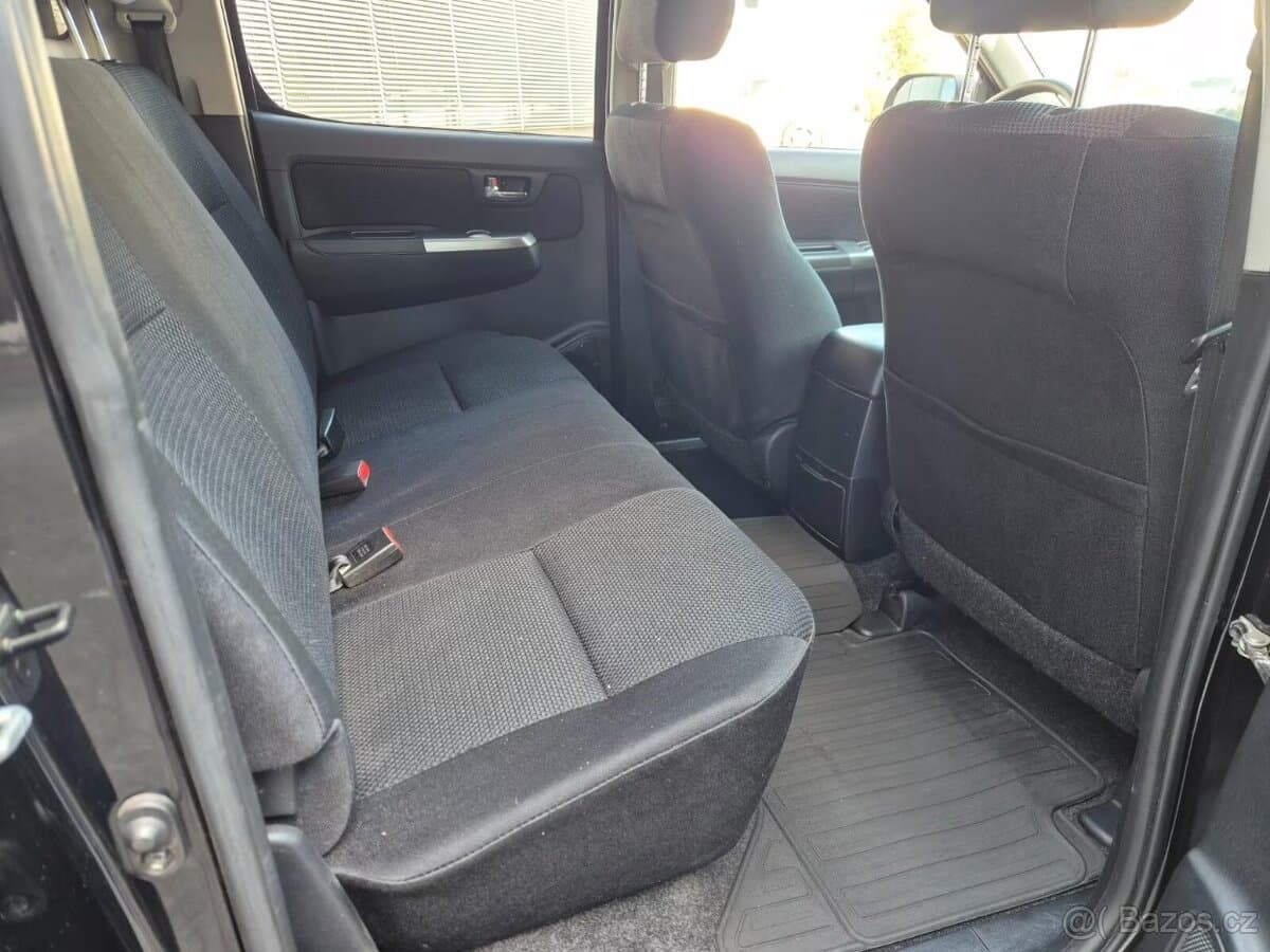 2015 Toyota HILUX - 4