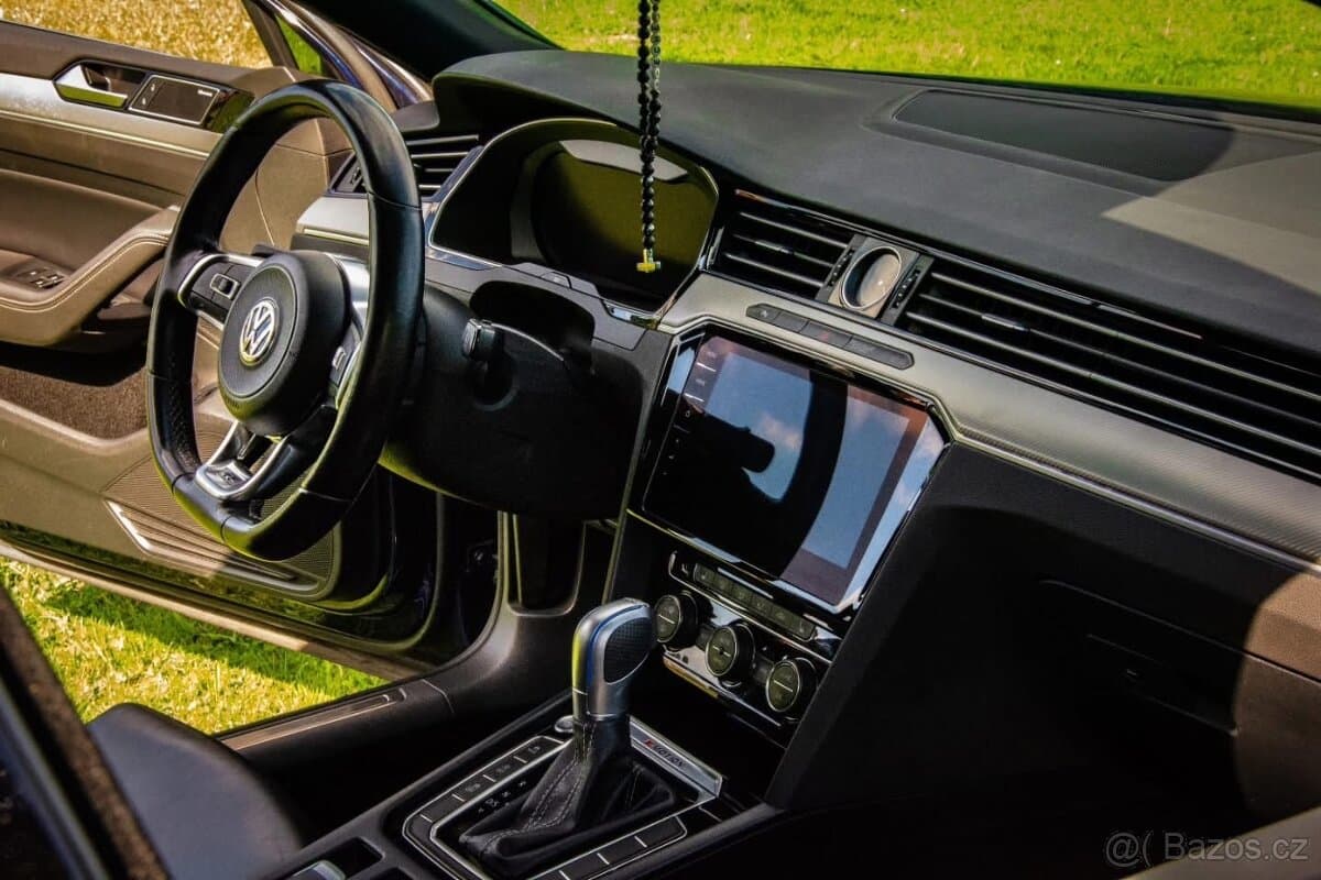 2018 Volkswagen PASSAT - 4