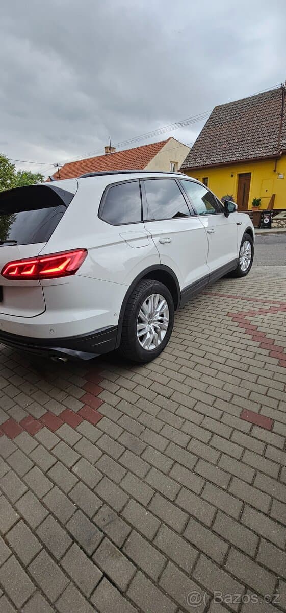 2019 Volkswagen TOUAREG - 4