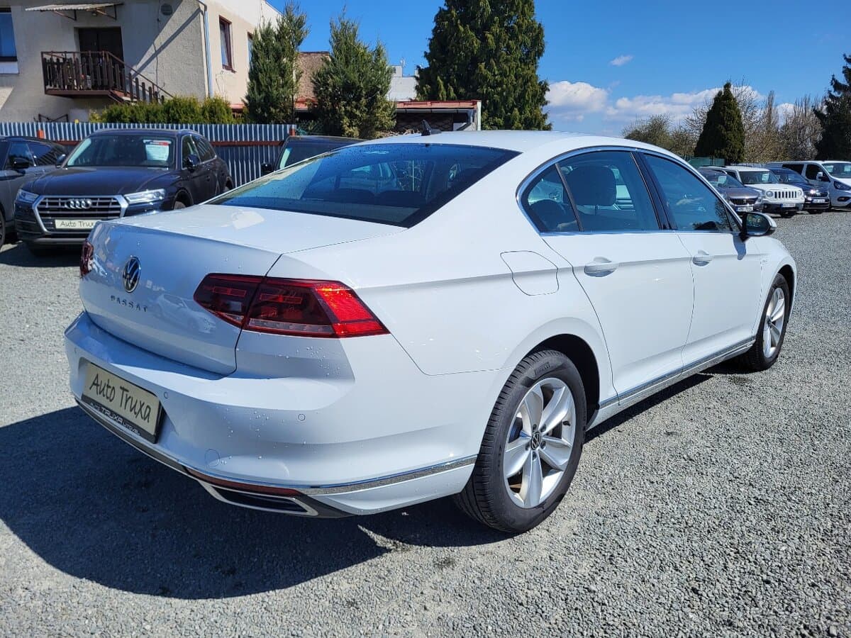 2022 Volkswagen PASSAT - 4