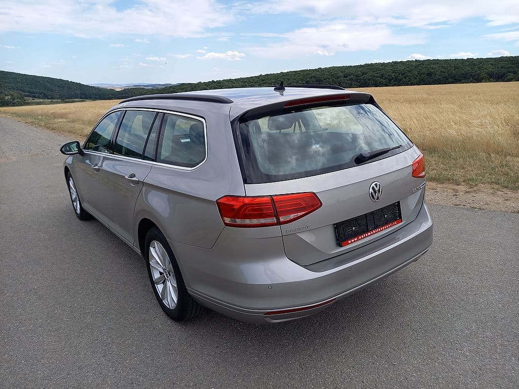 2016 Volkswagen PASSAT - 4