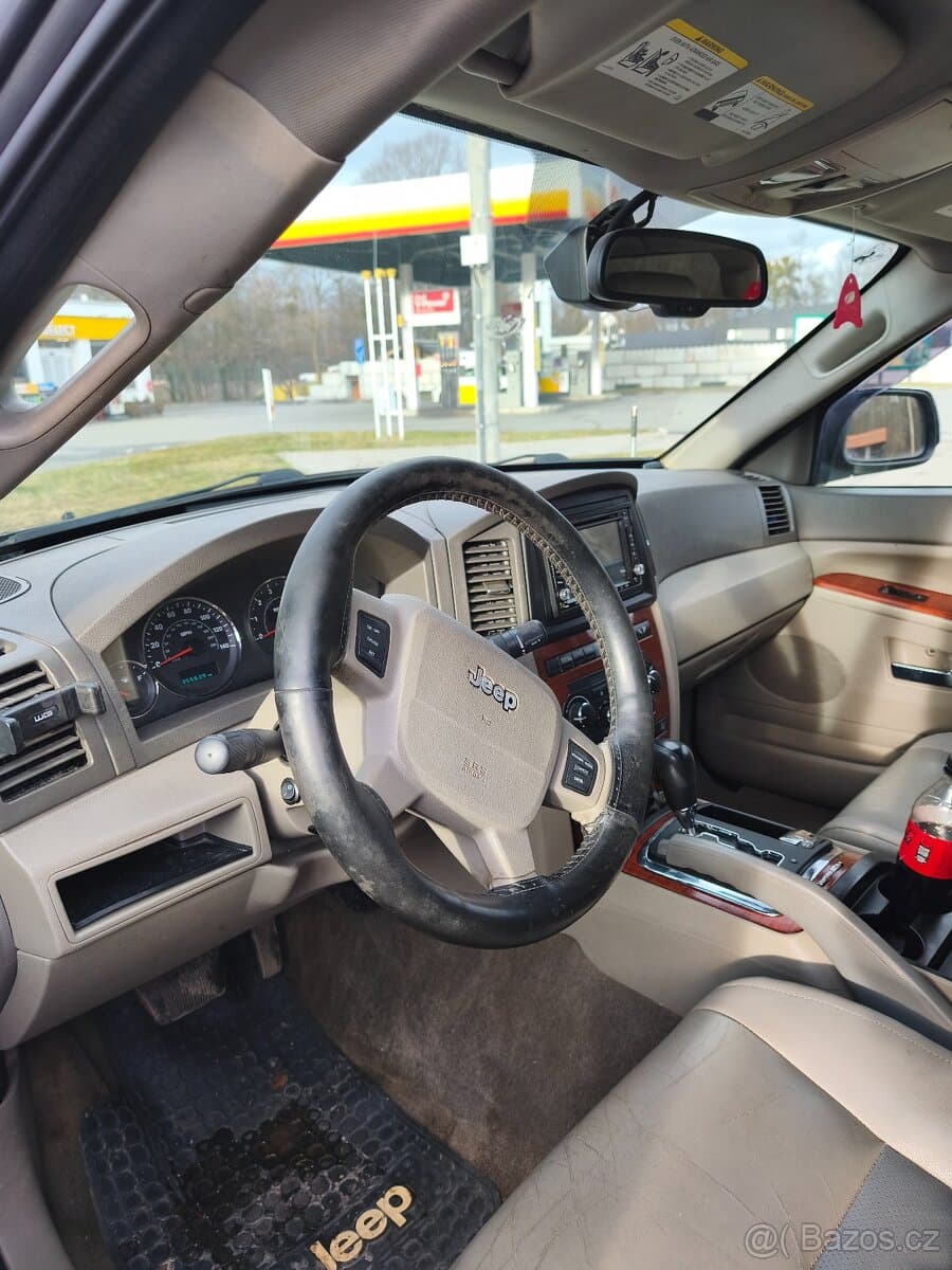 Jeep CHEROKEE - 4
