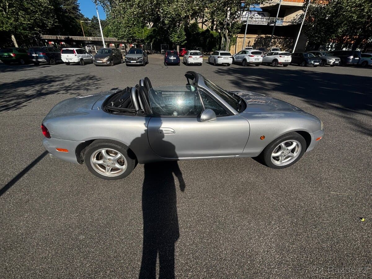 2002 Mazda MX-5 - 4
