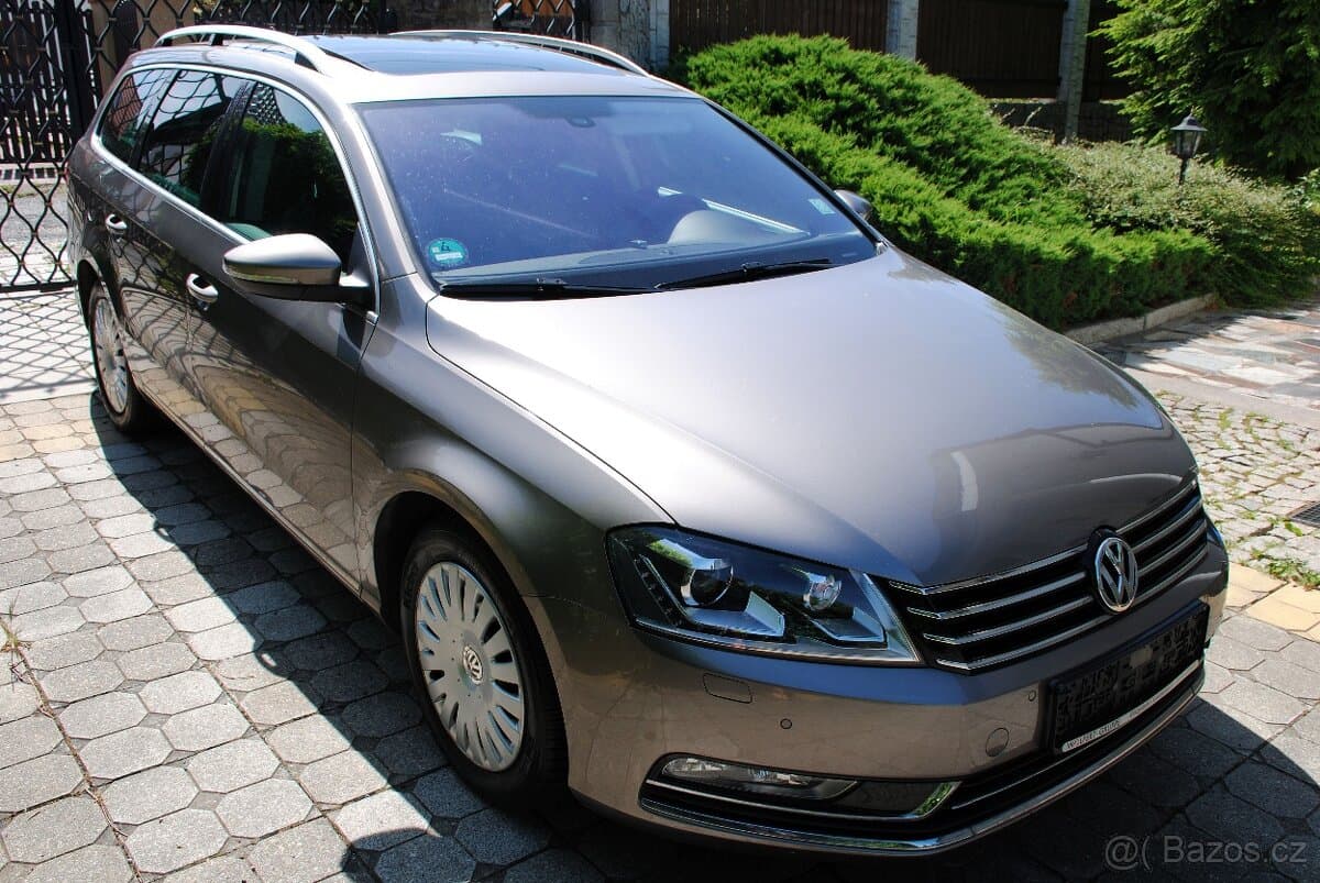 2011 Volkswagen PASSAT - 4