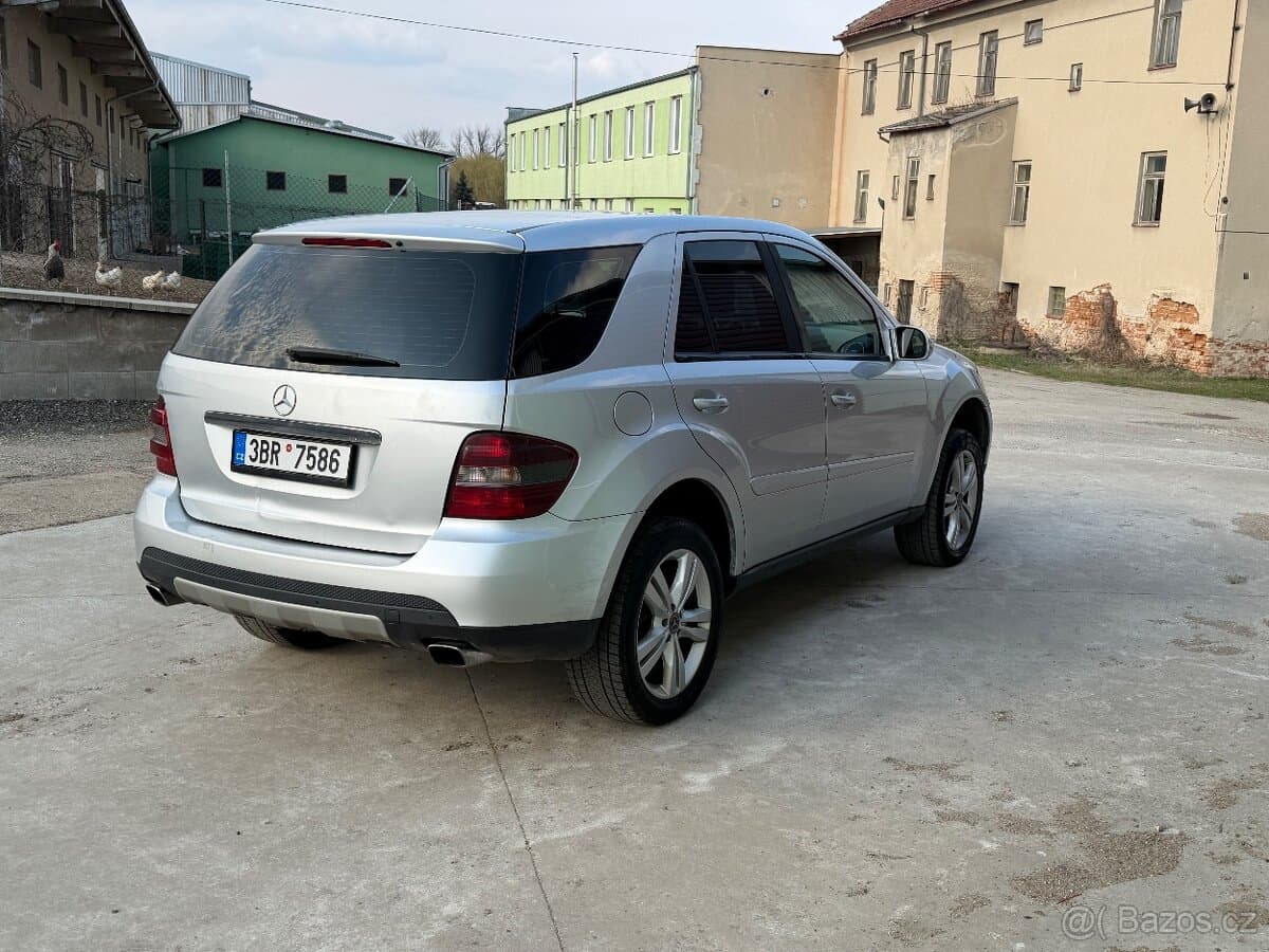 Mercedes-Benz M-CLASS - 4