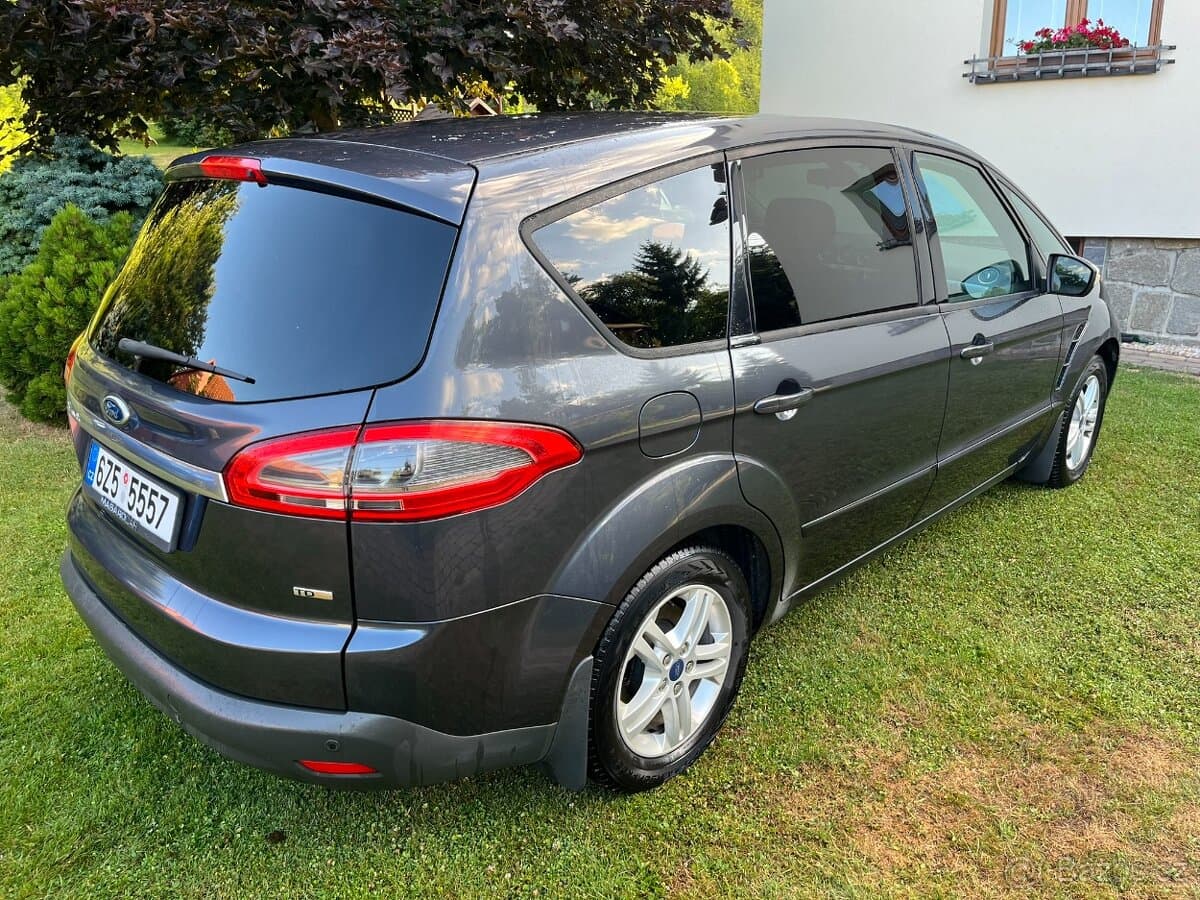 2010 Ford S-MAX - 4