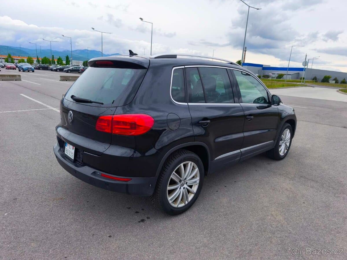2012 Volkswagen TIGUAN - 4
