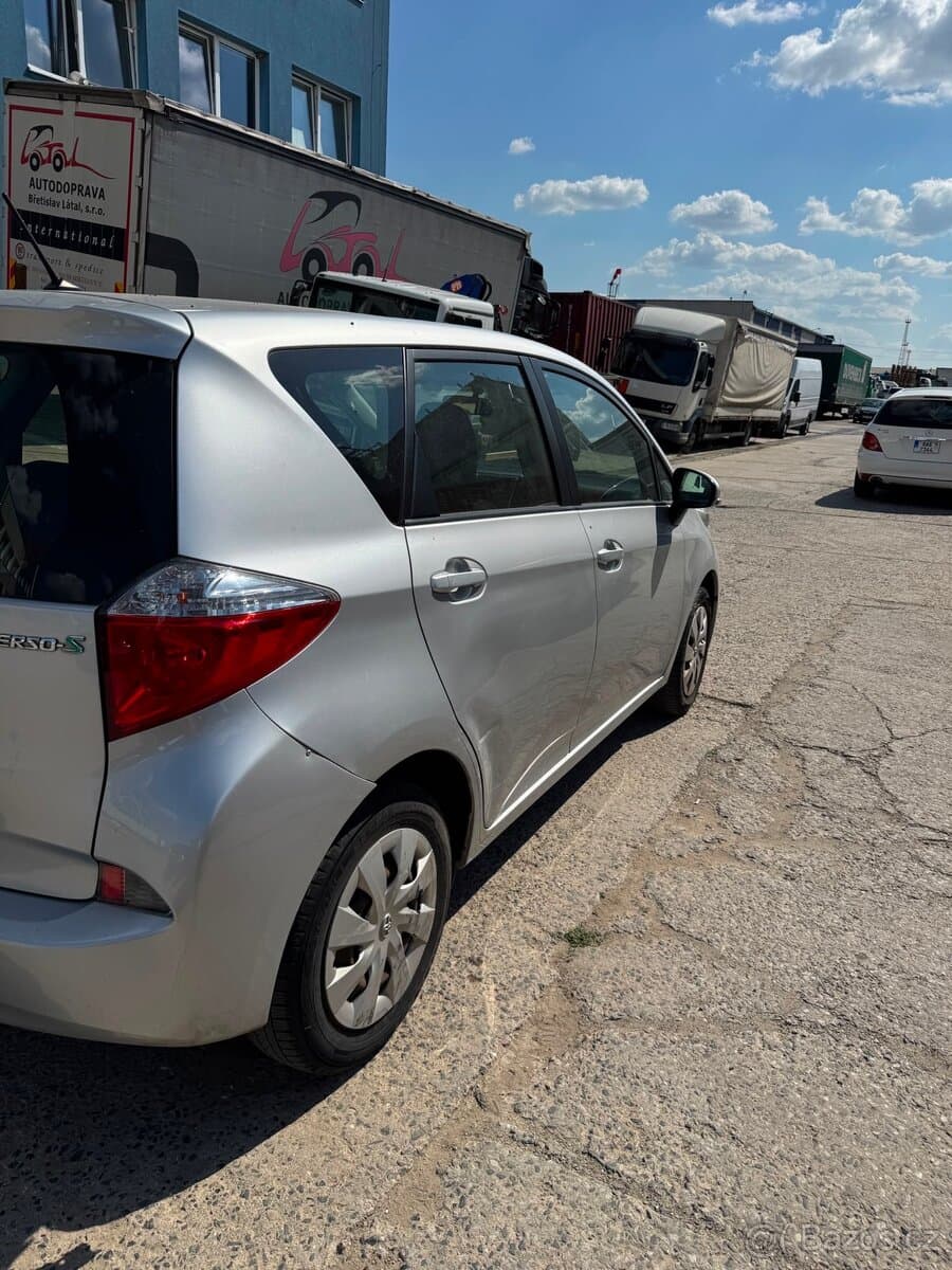 2011 Toyota VERSO - 4
