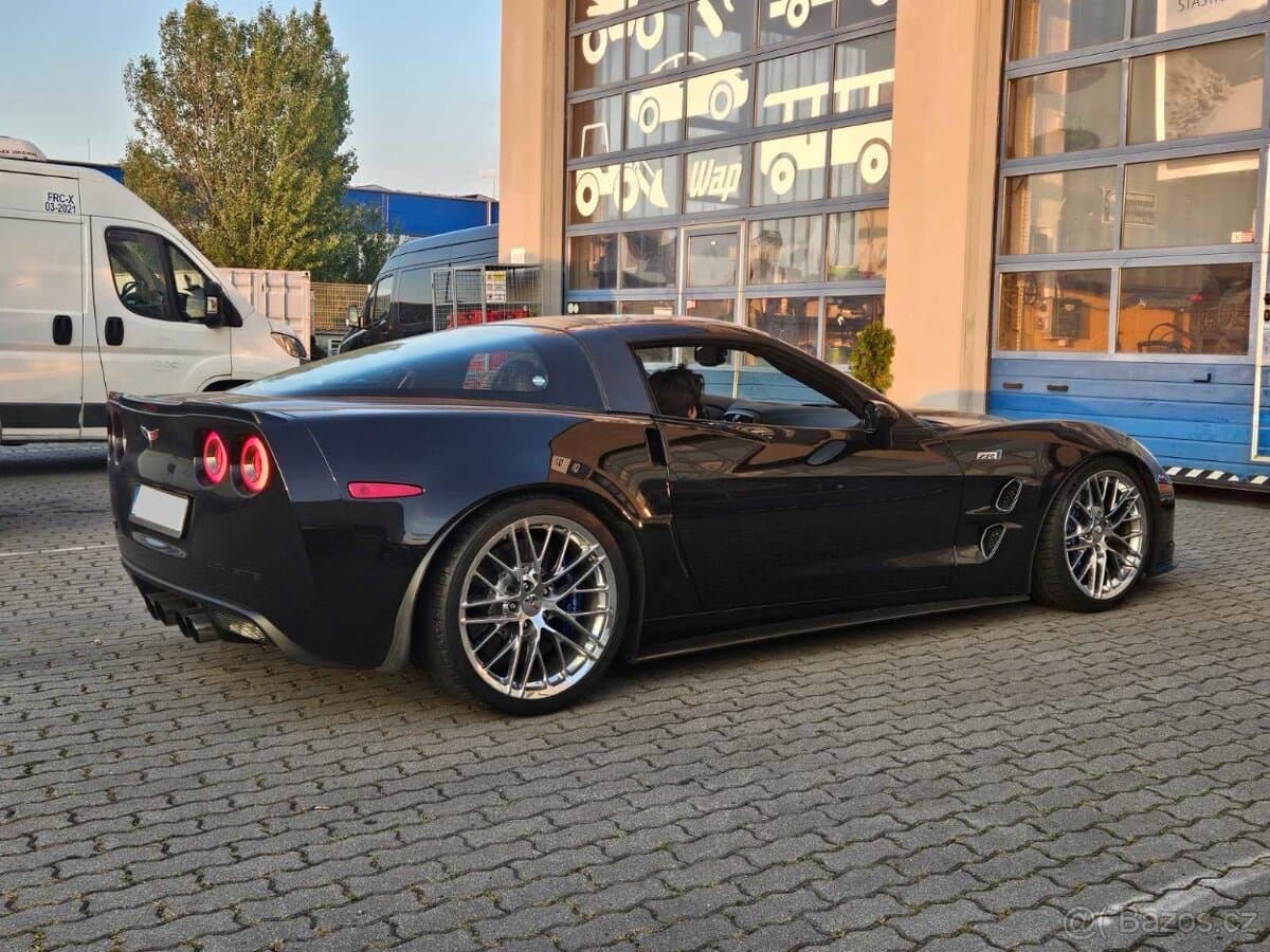 2010 Chevrolet CORVETTE - 4