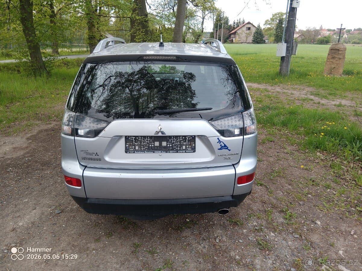 2010 Mitsubishi OUTLANDER - 4