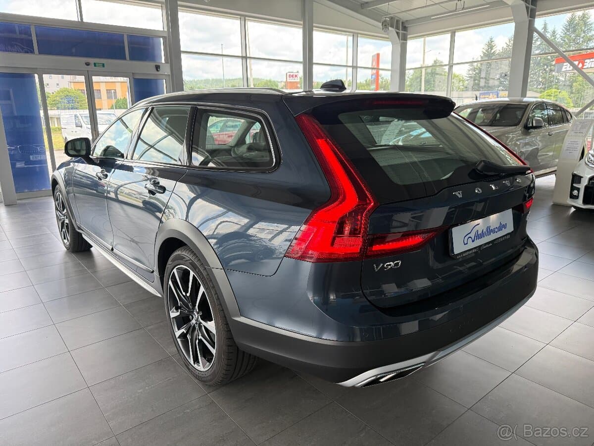 2019 Volvo V90 - 4