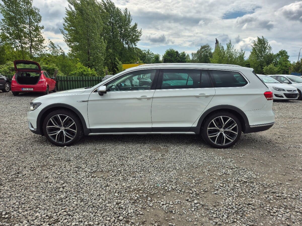 2017 Volkswagen PASSAT - 4