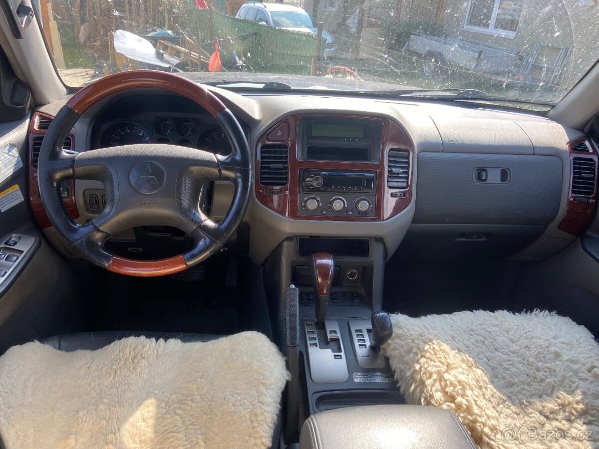 2003 Mitsubishi PAJERO - 4