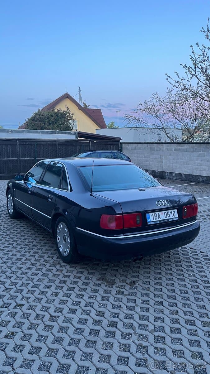 Audi A8 - 4