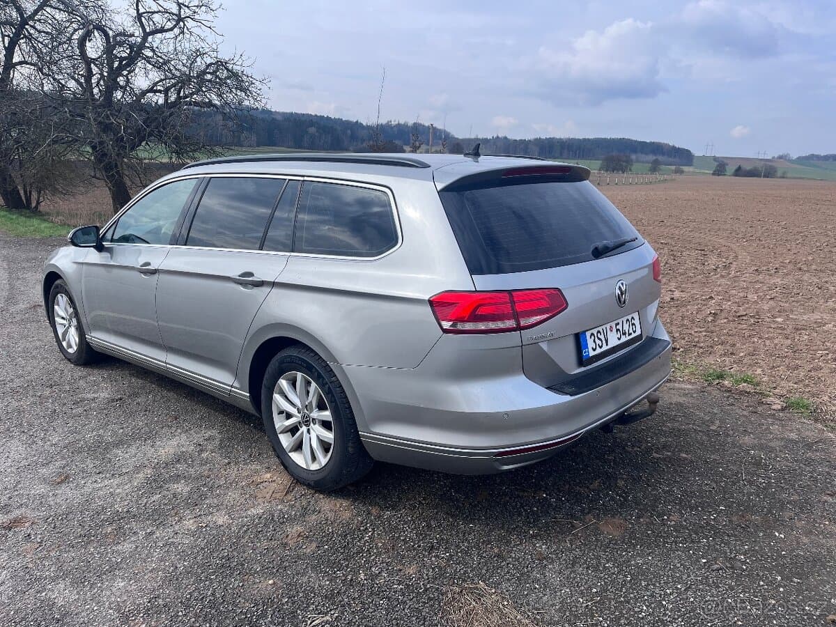 2015 Volkswagen PASSAT - 4
