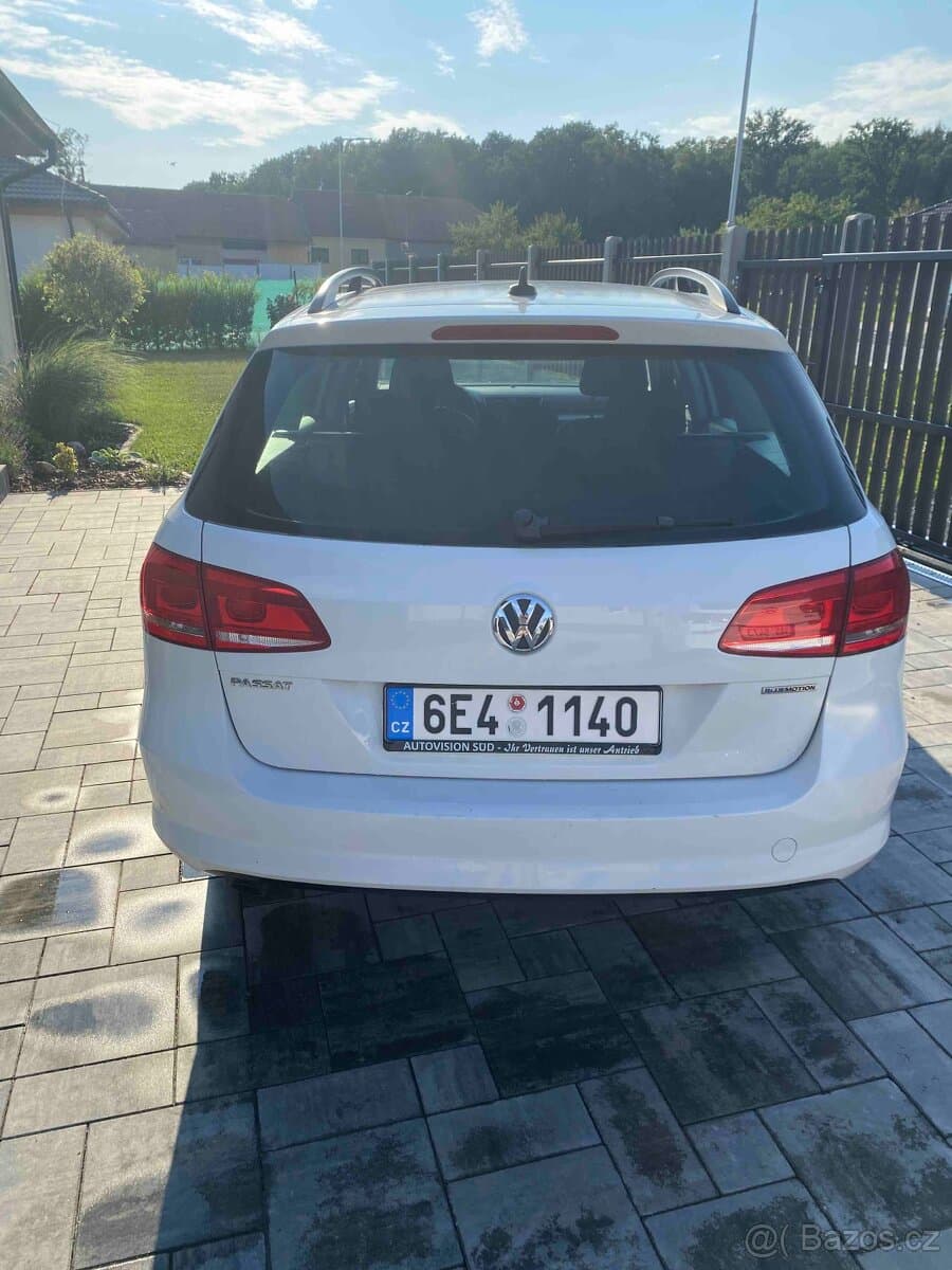 2013 Volkswagen PASSAT - 4