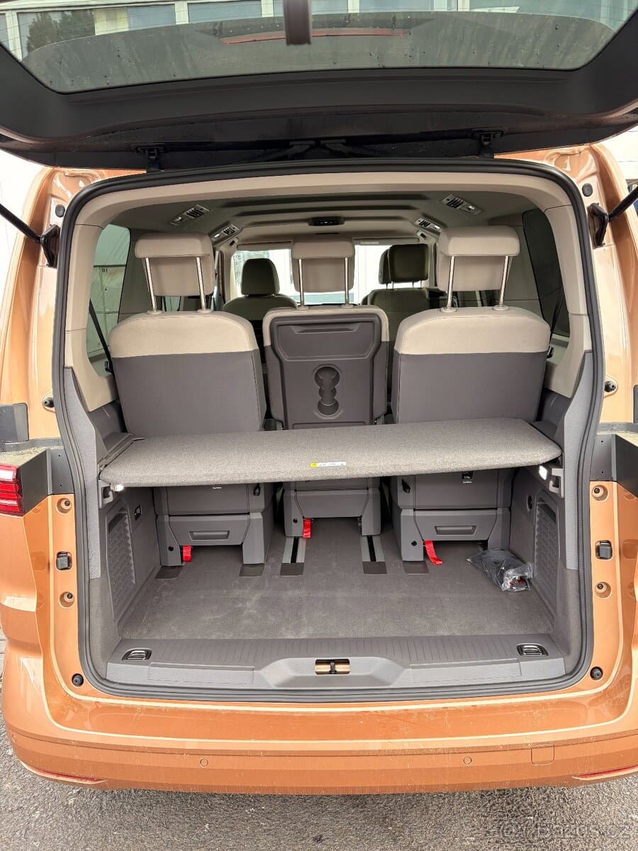 Volkswagen MULTIVAN - 4