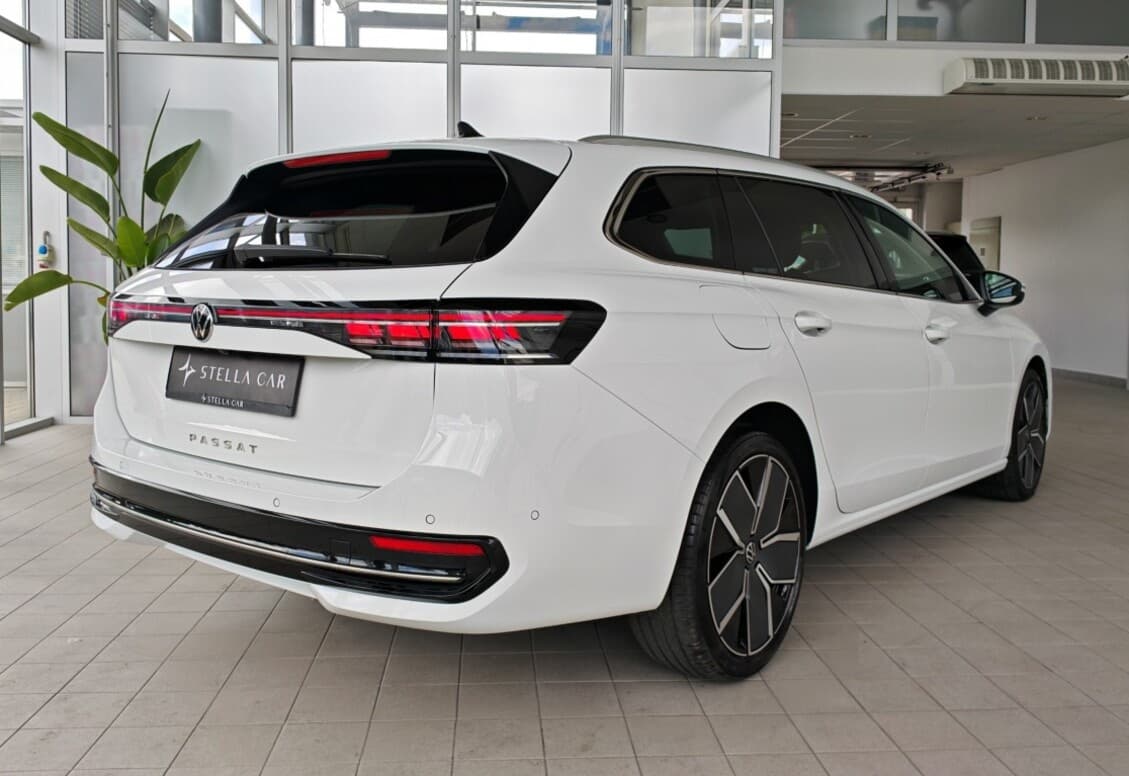 2025 Volkswagen PASSAT - 4