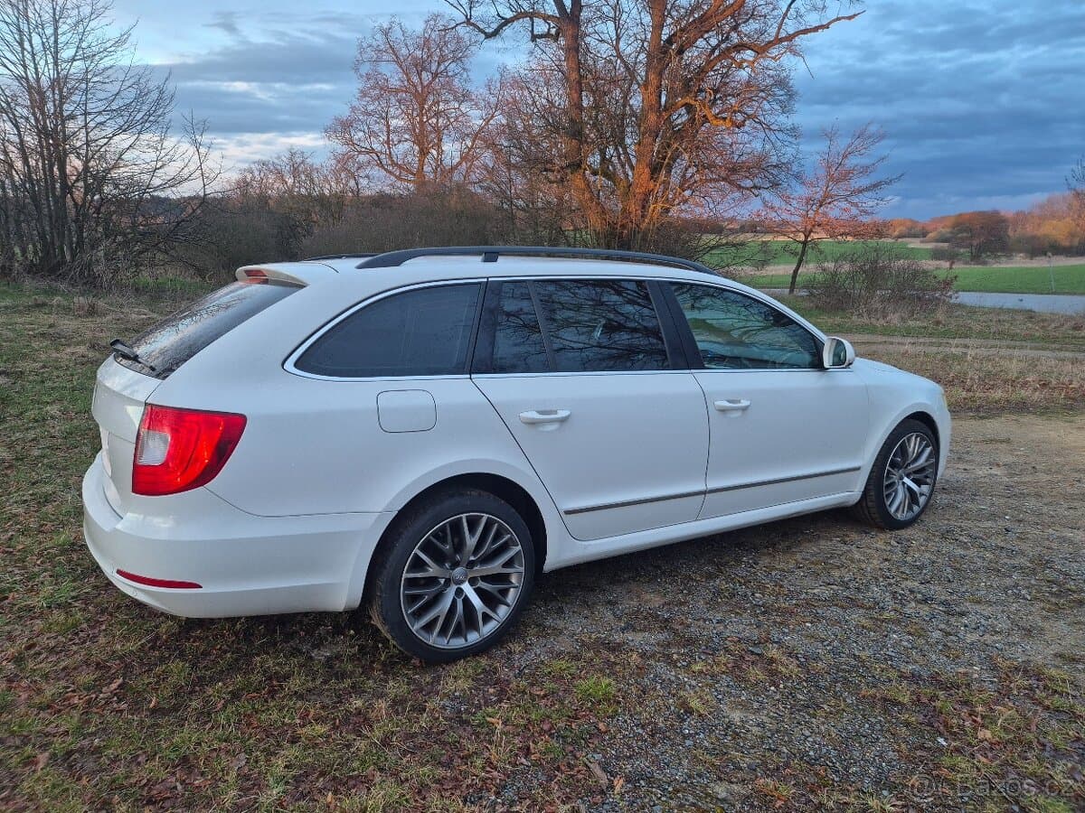 2011 Škoda SUPERB - 4
