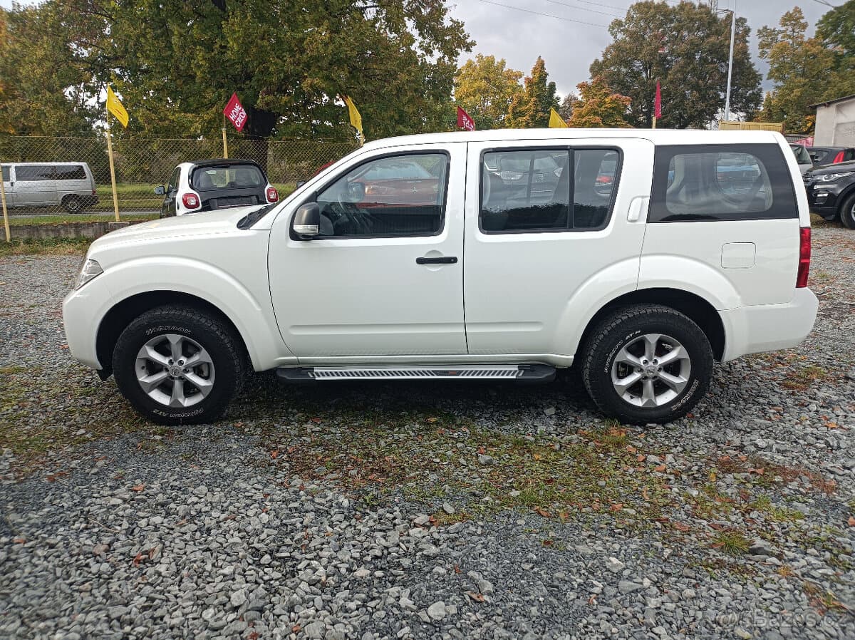 2011 Nissan PATHFINDER - 4