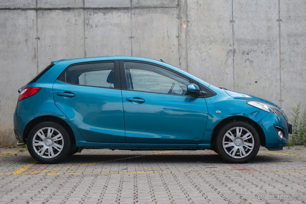 Mazda 2 - 4